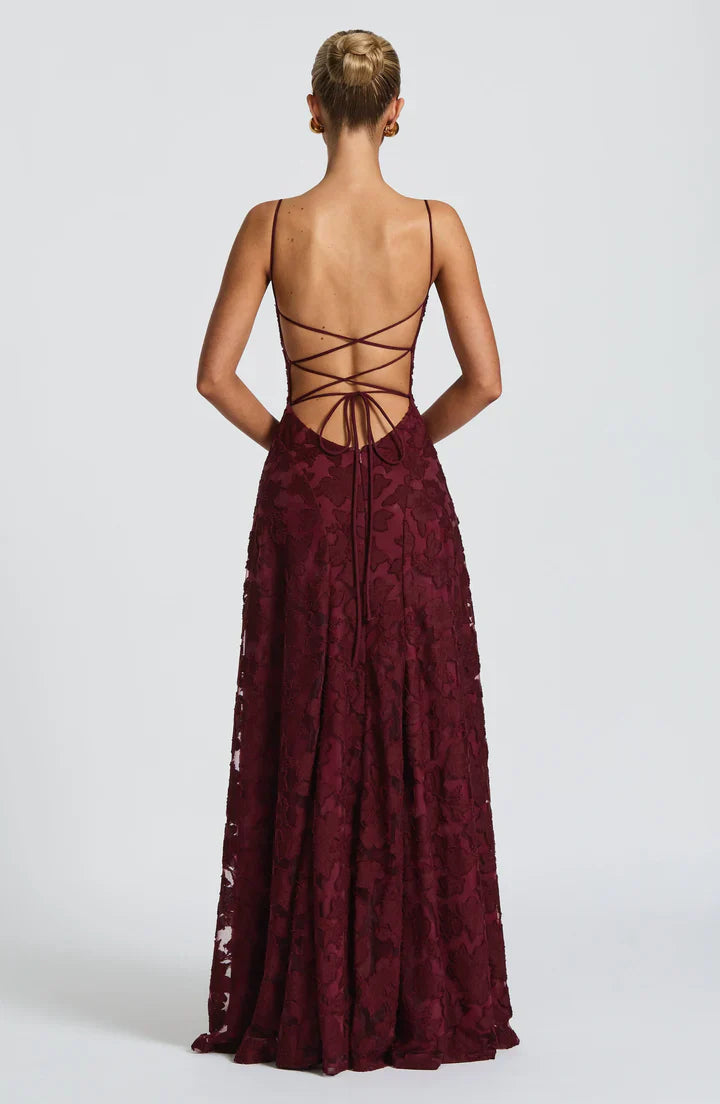 NELIA - Vestido que combina elegancia y dulzura